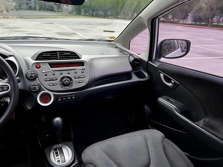 自售2013年本田FIT飛特頂級定速1.5L YARIS SWIFT CIVIC MINI