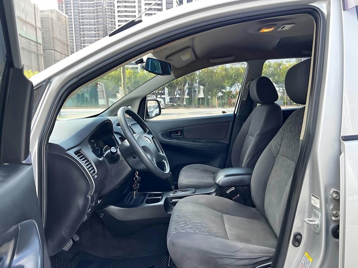 自售2014年自排英諾瓦休旅車INNOVA2.0E版 ZINGER 菱利廂車