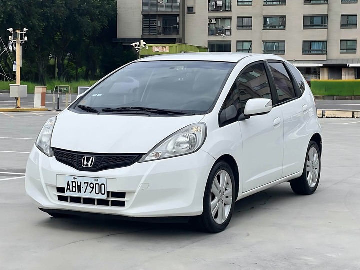 自售2013年本田FIT飛特頂級定速1.5L YARIS SWIFT CIVIC MINI