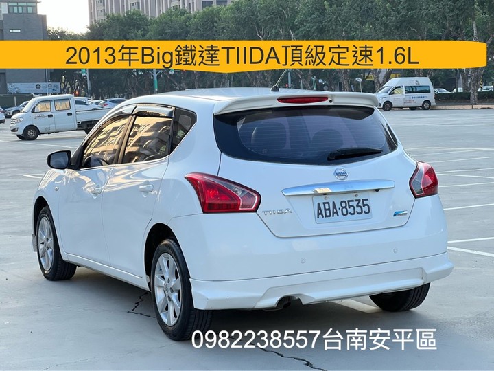 自售2013年BIG鐵達五門TIIDA實用代步車1.6L FIT YARIS 小鴨