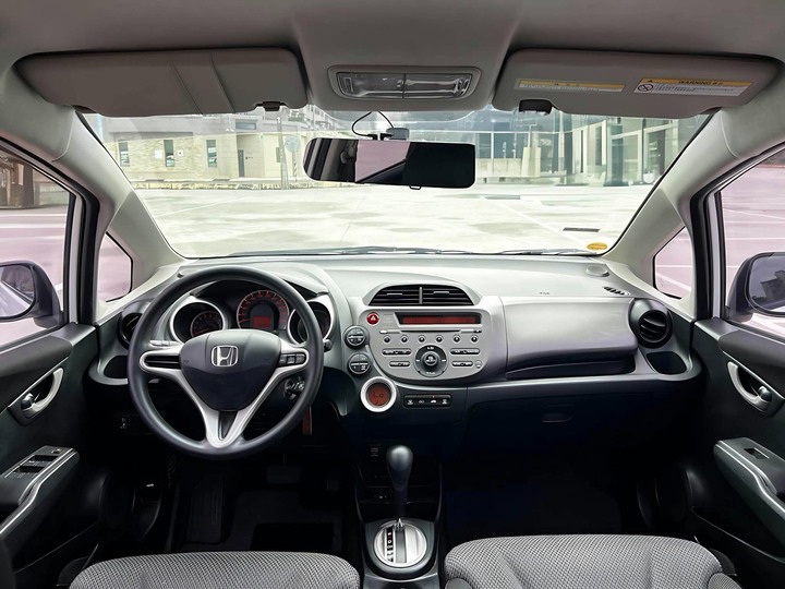 自售2013年本田FIT飛特頂級定速1.5L YARIS SWIFT CIVIC MINI