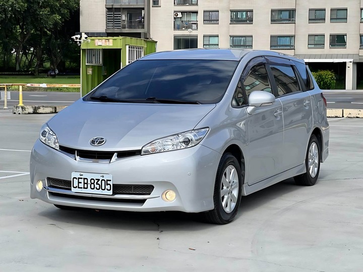 自售2011年Wish七人座休旅車2.0E定速內外漂亮 QRV LIVINA PREVIA
