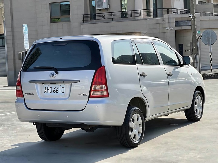 自售2014年自排英諾瓦休旅車INNOVA2.0E版 ZINGER 菱利廂車