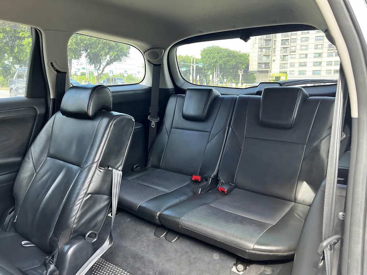 自售2011年Wish七人座休旅車2.0E定速內外漂亮 QRV LIVINA PREVIA