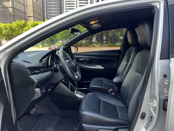 自售2015年大鴨YARIS1.5L跑少認證車 VIOS ALTIS FIT SWIFT MINI