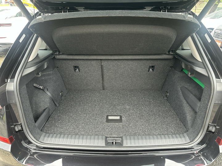 上順 2023 SKODA KAMIQ 1.5 ACC 盲點 導航 車道置中