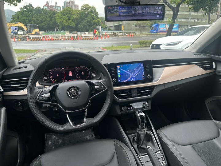 上順 2023 SKODA KAMIQ 1.5 ACC 盲點 導航 車道置中