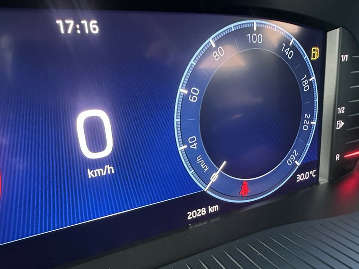 上順2023 SKODA OCTAVIA 1.5 斜背五門 僅跑2千 可全額貸款