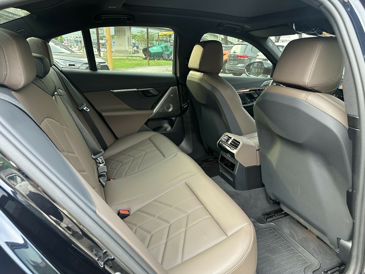 上順2024 BMW I5 M-Sport 僅跑1萬多 原廠保固