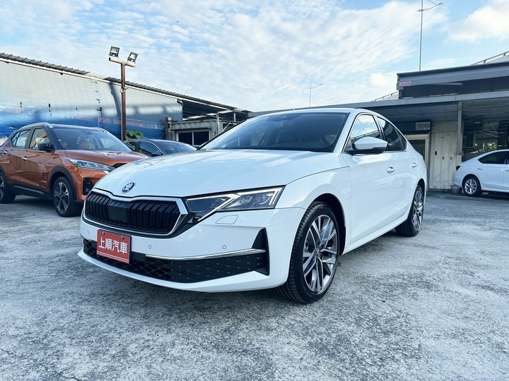 上順2025 SKODA OCTAVIA 1.5 斜背五門 掛牌新車 可全額貸款
