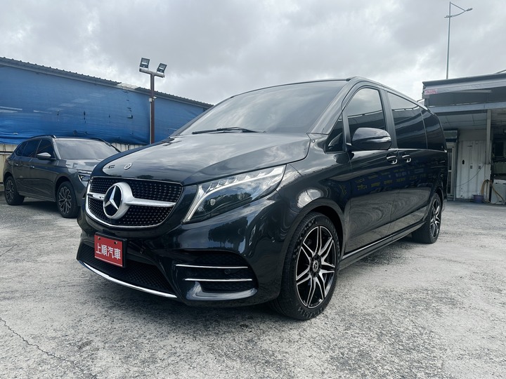 上順2023年2月 Benz V250D 總代理 AMG 環景 ACC 跑2萬