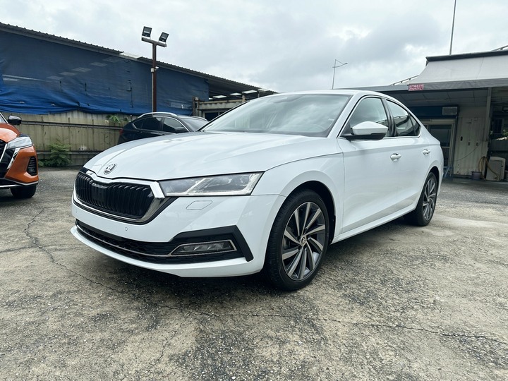 上順2024 SKODA OCTAVIA 1.5 斜背五門 掛牌新車 可全額貸款