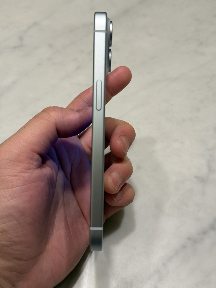 二手極新 iPhone 15 128GB 藍