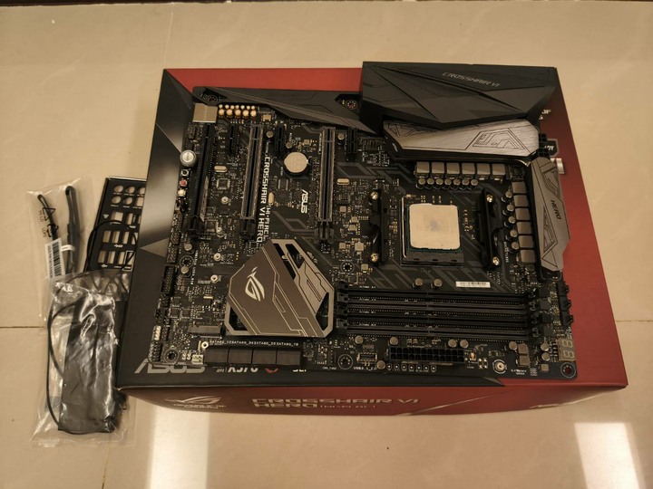 asus crosshair vi hero主板+R5 2400G