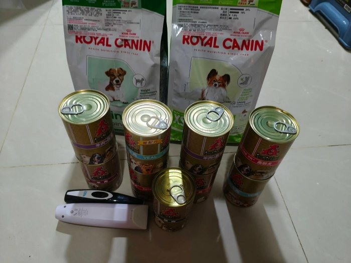 兩包皇家老狗飼料+罐頭+剪毛器