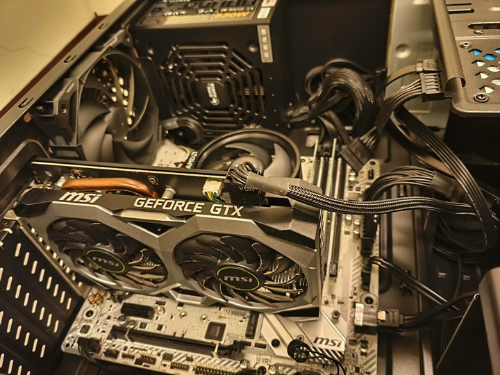 R5 電腦主機