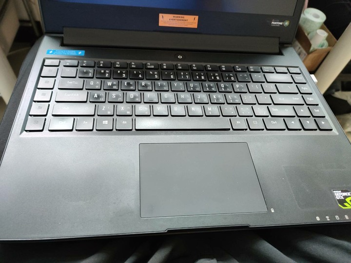 技嘉14吋 i7獨顯筆電 高瓦時