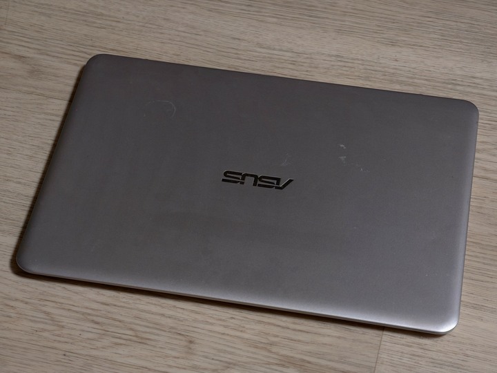 (二手/台中北區可面交) ASUS UX305CA 筆電 4GB/256GB