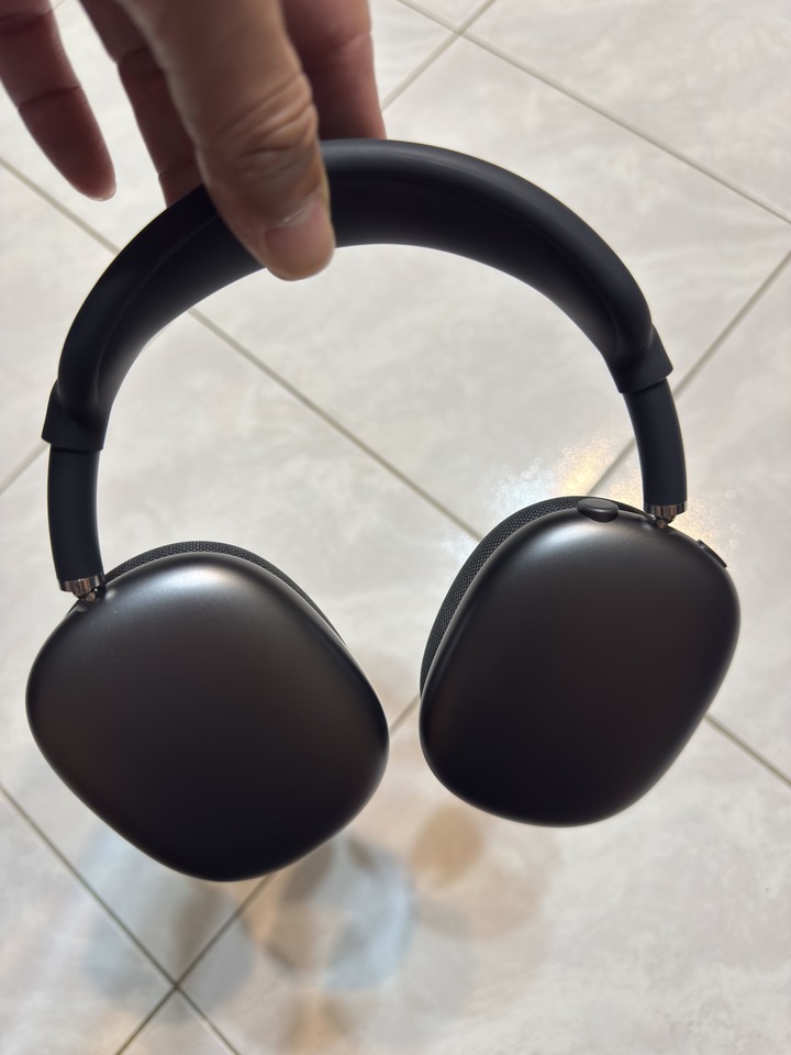 AirPods Max 一代（Lightning接口)