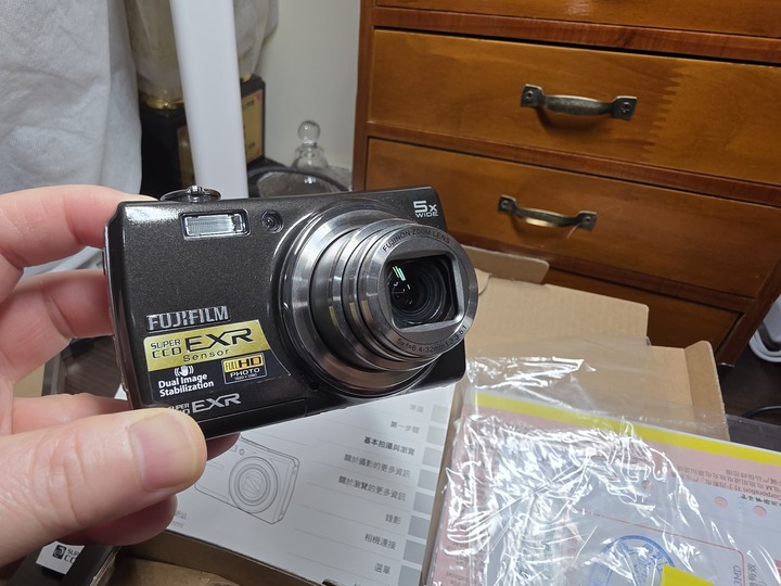 Fujifilm F200EXR
