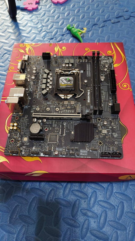 很新 (附W11 PRO序號) MSI 微星 MSI B560M PRO-E 主機板z490 H470 b560 Z590可參考