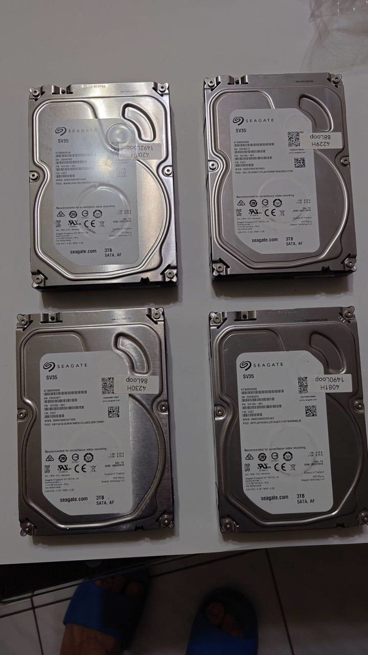 超新 超低時數希捷 ST3000VX000 3T 3TB/7200轉/64MB/ 3.5吋 雙處理器 硬碟 HDD