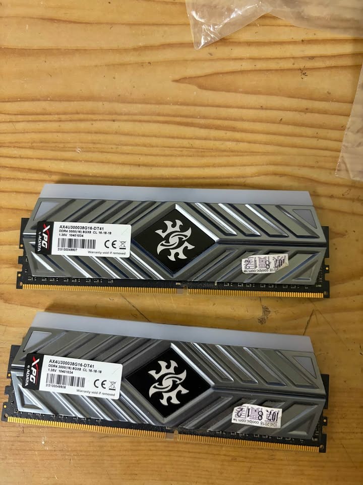 終保威剛ADATA XPG Spectrix D41 D4 3000 8Gx2(16G)RGB超頻記憶體金士頓 美光可參考