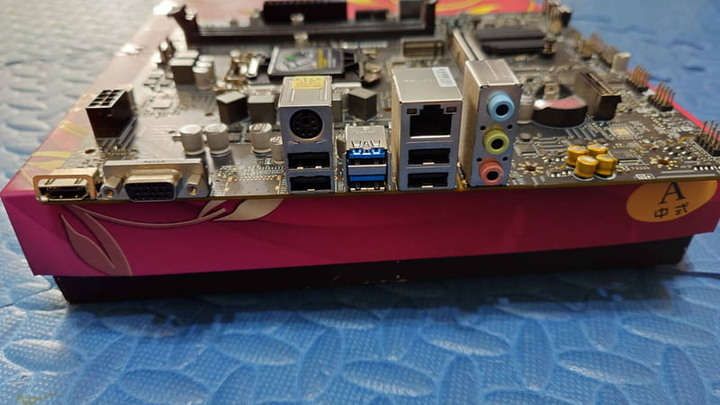 很新 (附W11 PRO序號) MSI 微星 MSI B560M PRO-E 主機板z490 H470 b560 Z590可參考