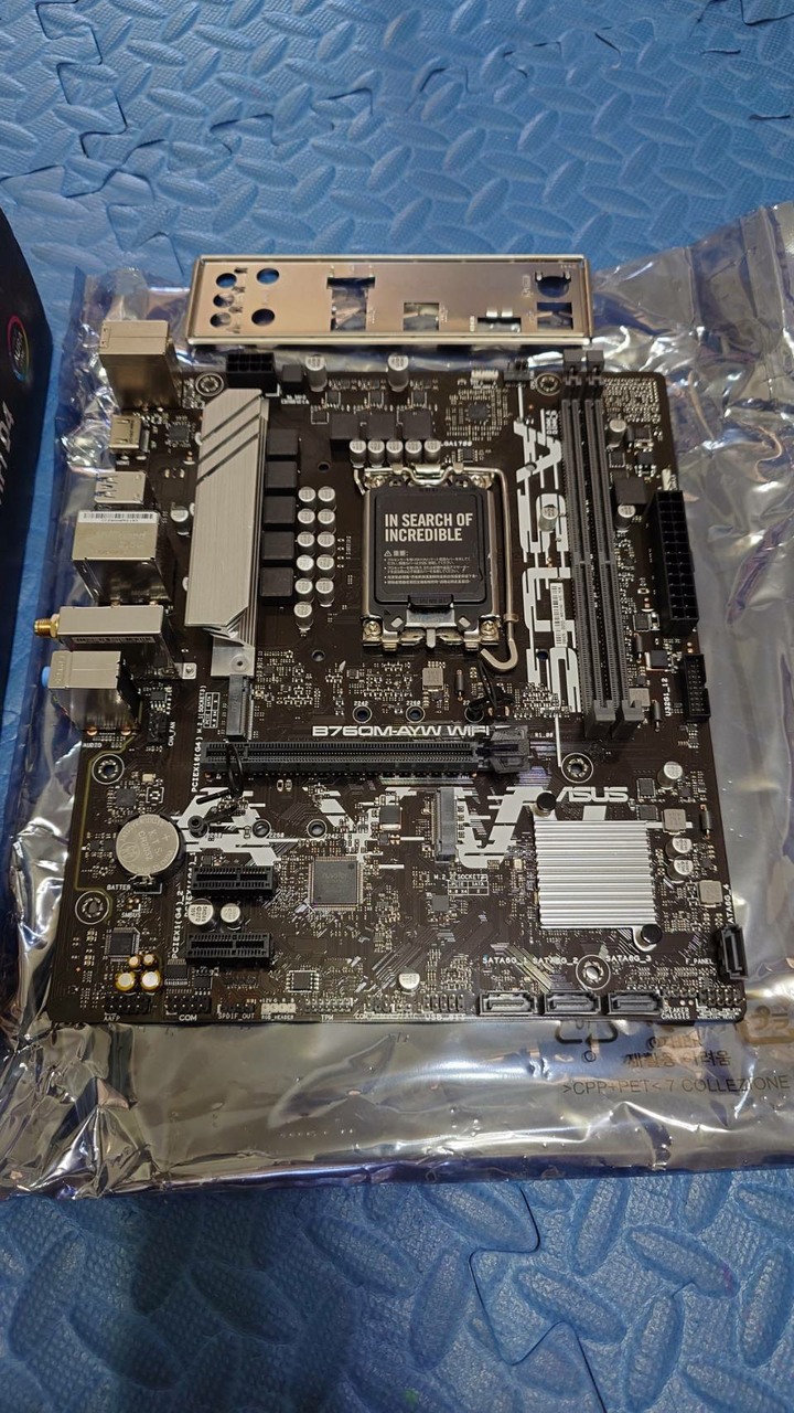 保內2028 (附W11序號)華碩B760M-AYW WIFI D4主機板盒裝 B660 b760可參考