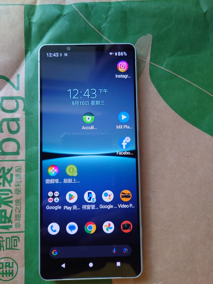 9成8新 台版Sony Xperia 1 IV 綠色12G/256G 5G+4G 1II 1III 1 IV 1V 參考