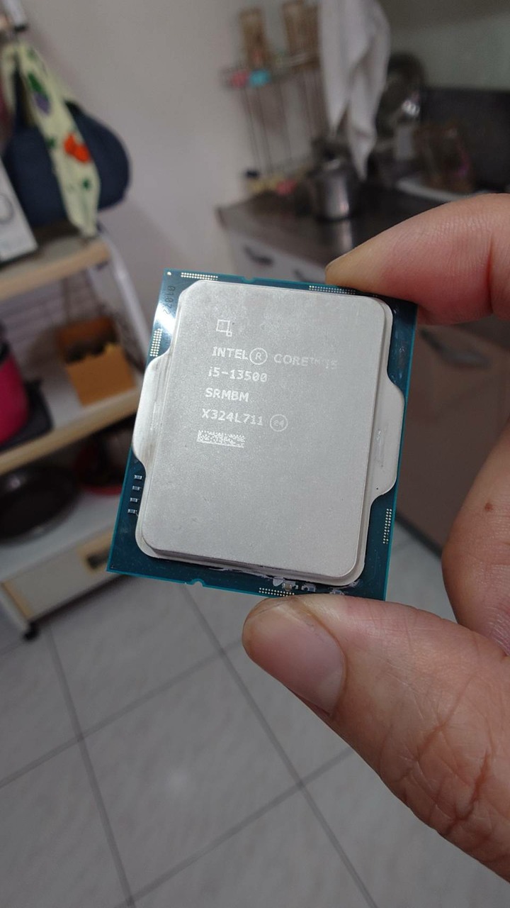 極新保內 Intel i5 13500 up to 4.8G 12700 13400 12600 13600可參考