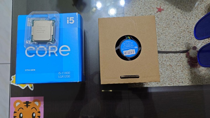 很新 INTEL I5-11400盒裝含風扇 up to 4.4G 10500 10600 10400 11500可參考