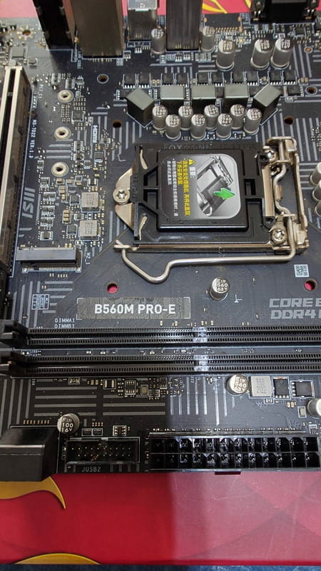 很新 (附W11 PRO序號) MSI 微星 MSI B560M PRO-E 主機板z490 H470 b560 Z590可參考