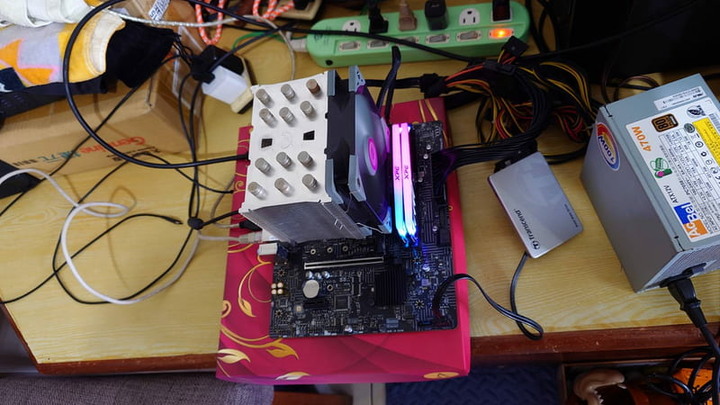 很新 (附W11 PRO序號) MSI 微星 MSI B560M PRO-E 主機板z490 H470 b560 Z590可參考