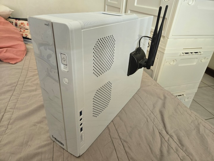 電腦（R9-7945HX/32g/2TB/4060/Windows 10 pro)