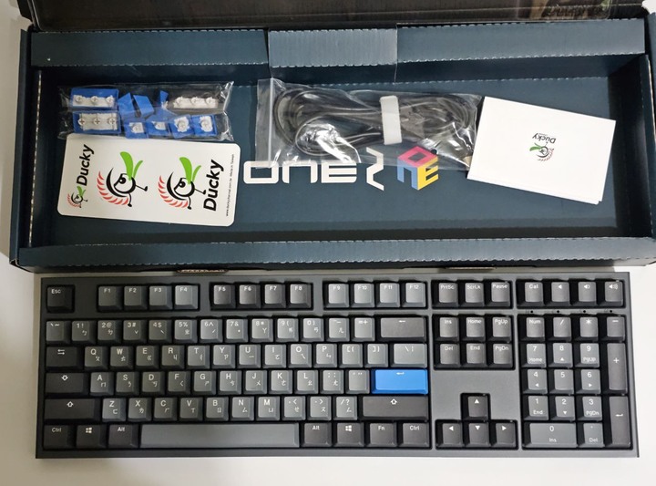 Ducky One2 Skyline 天際線二色 機械式鍵盤 茶軸 - 二手