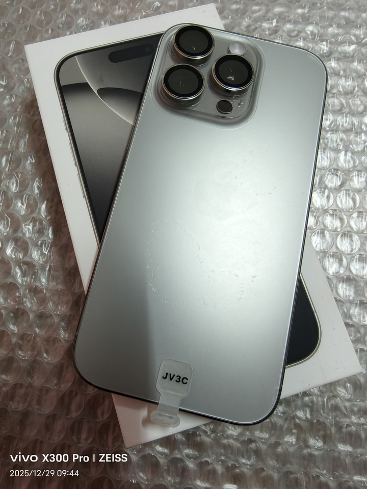 iPhone 16 pro 128g 保固中 鈦灰