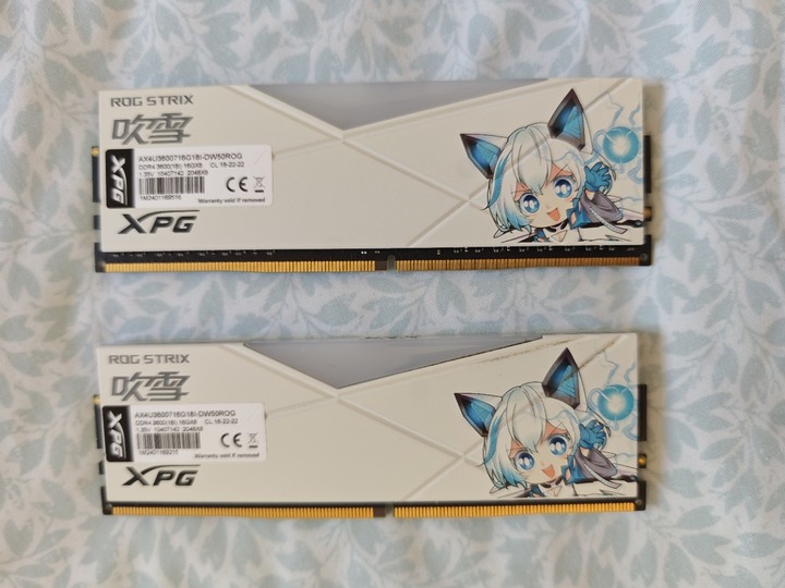 威剛吹雪聯名版 DDR4 RGB 記憶體 32GB (16GB×2)