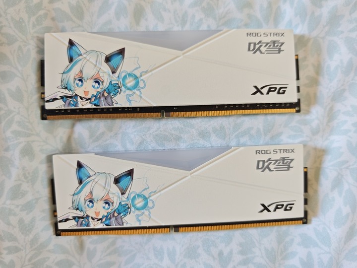 威剛吹雪聯名版 DDR4 RGB 記憶體 32GB (16GB×2)