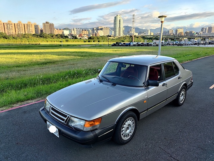 Saab 900i 自排 機械噴射8V 自然進氣引擎