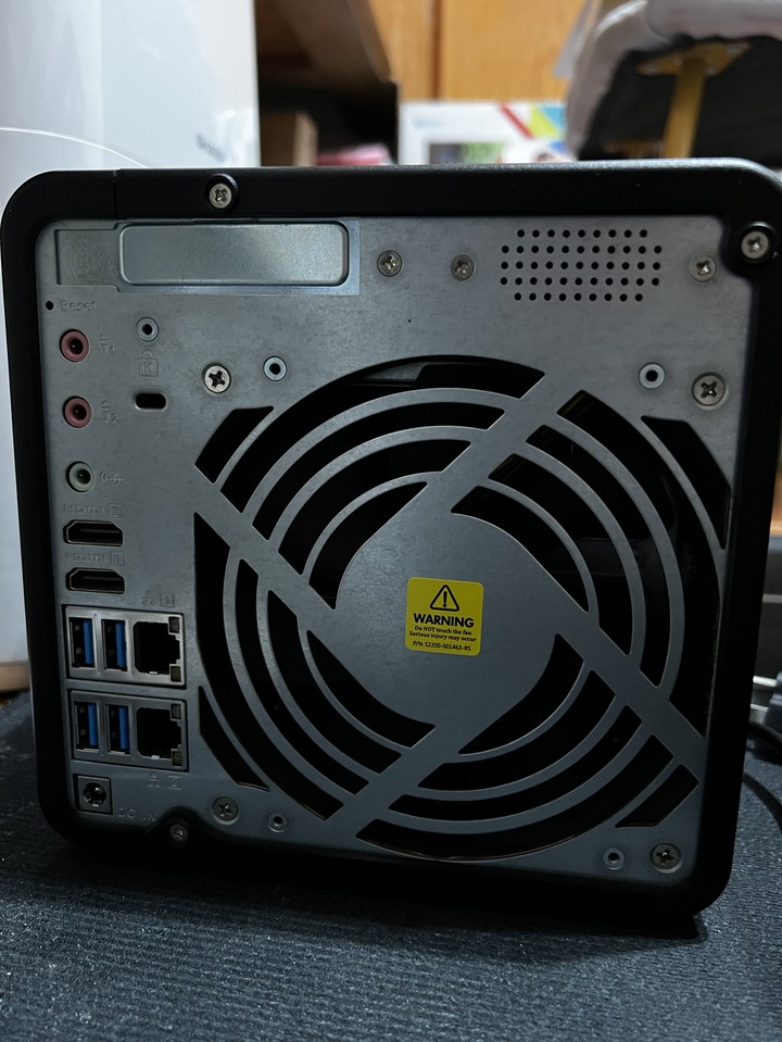 NAS QNAP TS-453B