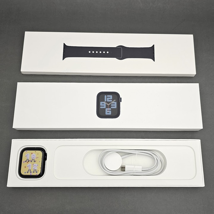 【高雄現貨】電98% Apple Watch SE2 44mm GPS 午夜色鋁金屬錶殼 運動錶帶