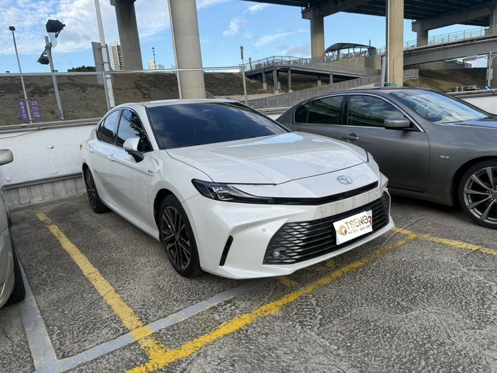 2025 Toyota 九代Camry旗艦油電驚爆價68.8萬 只跑一千公里