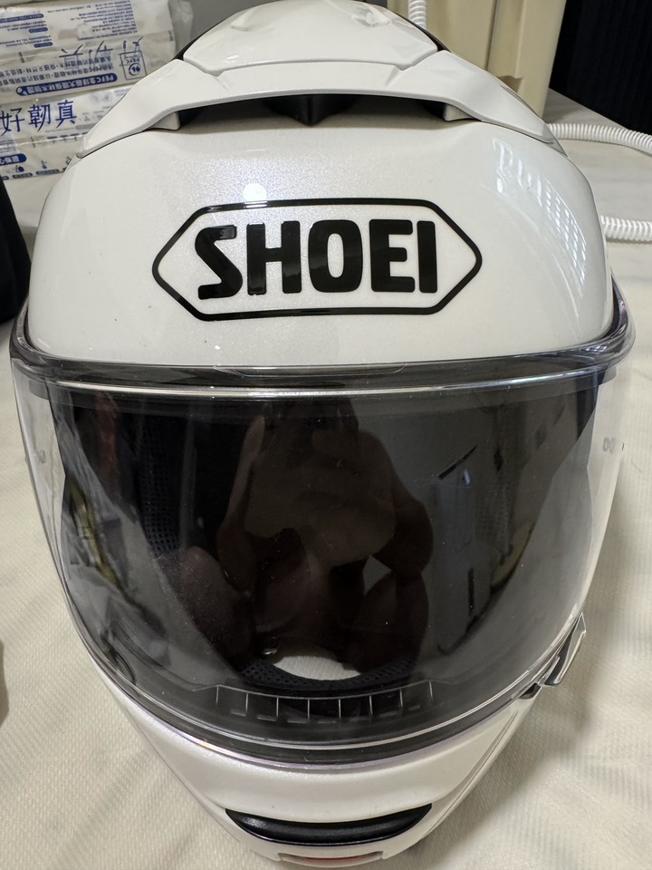 SHOEI NEOTECH2白色可樂帽