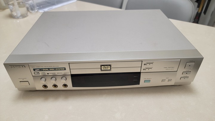 TOSHIBA 日本製 DVD/CDP