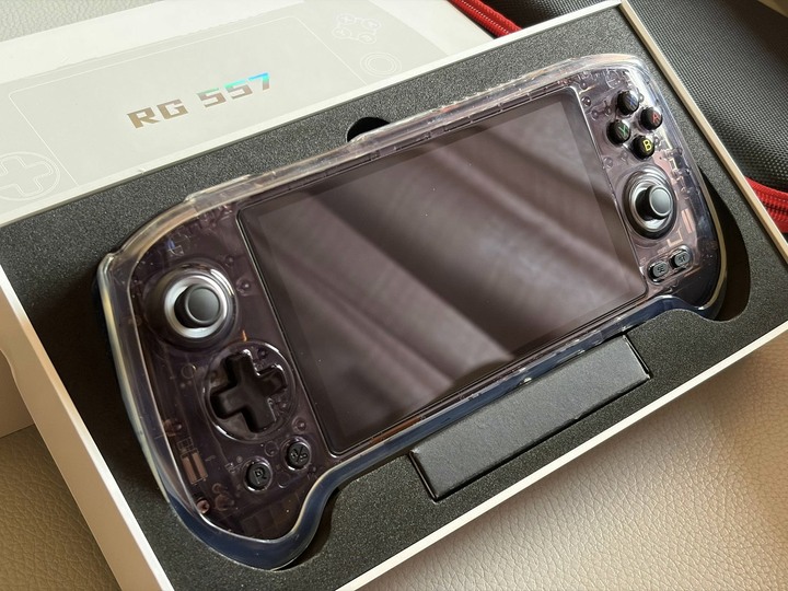 RG557 遊戲掌機