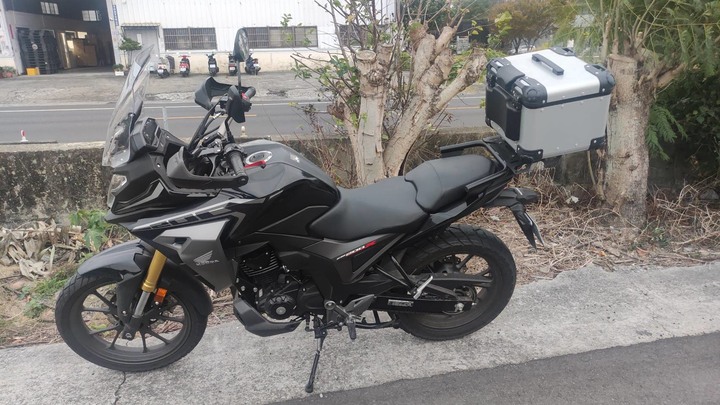 Honda cb200x 黑色