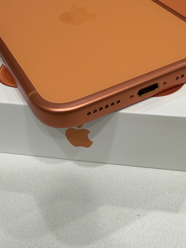 Apple iPhone 17 Pro Max 512GB、宇宙橙色、盒裝完整、配件全新未用