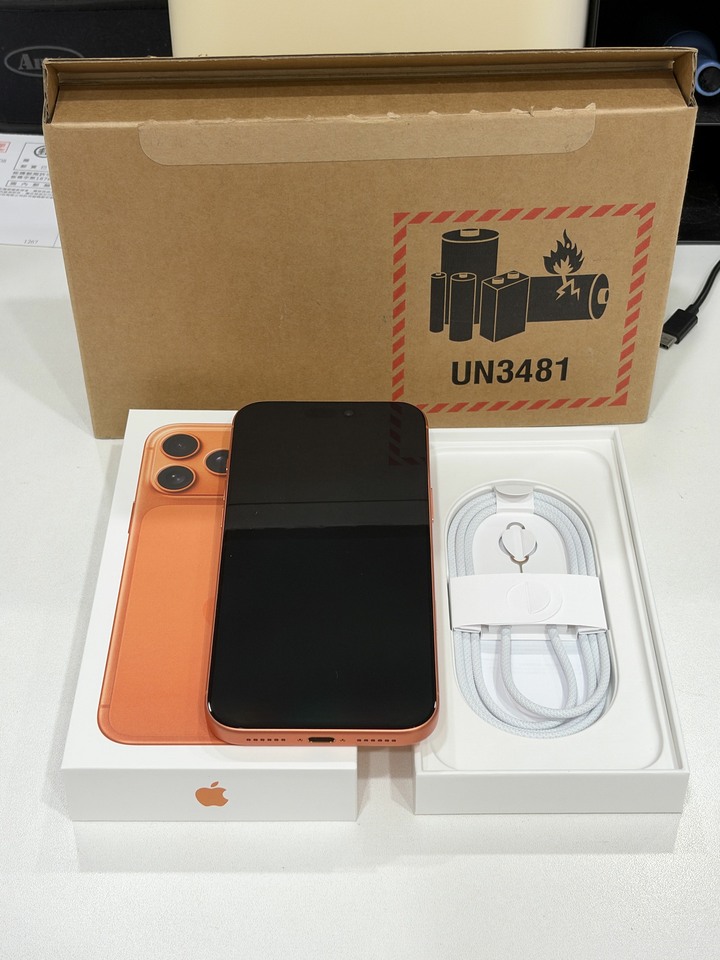 Apple iPhone 17 Pro Max 512GB、宇宙橙色、盒裝完整、配件全新未用