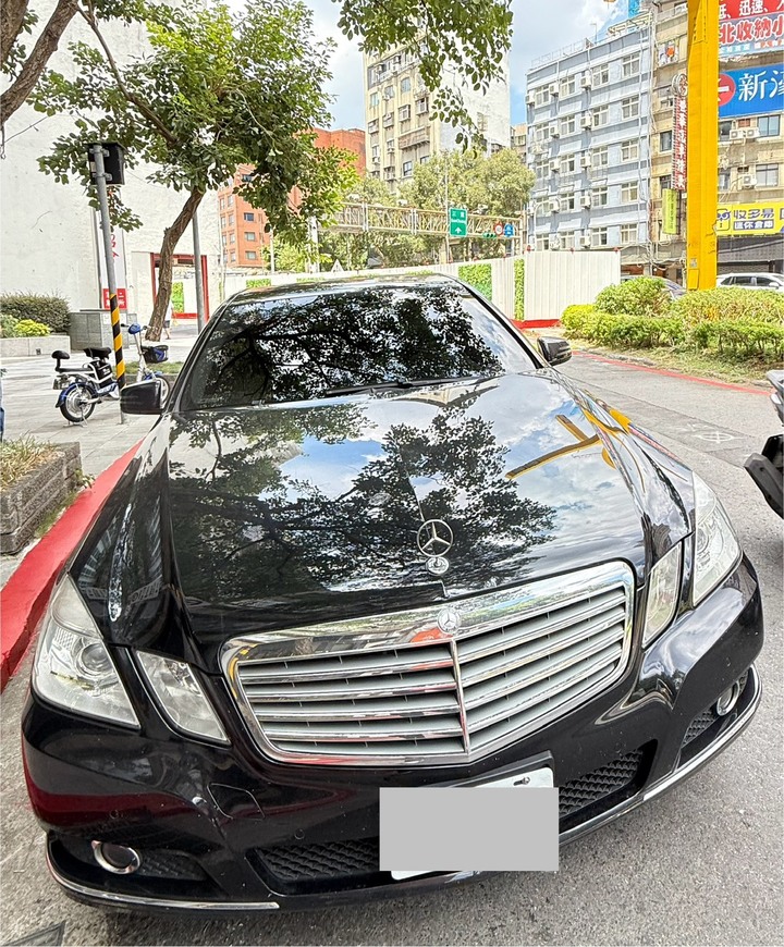 BENZ 2009 E300